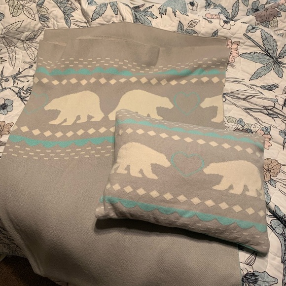 Land of Nod polar bear pillow and blanket - Picture 1 of 4